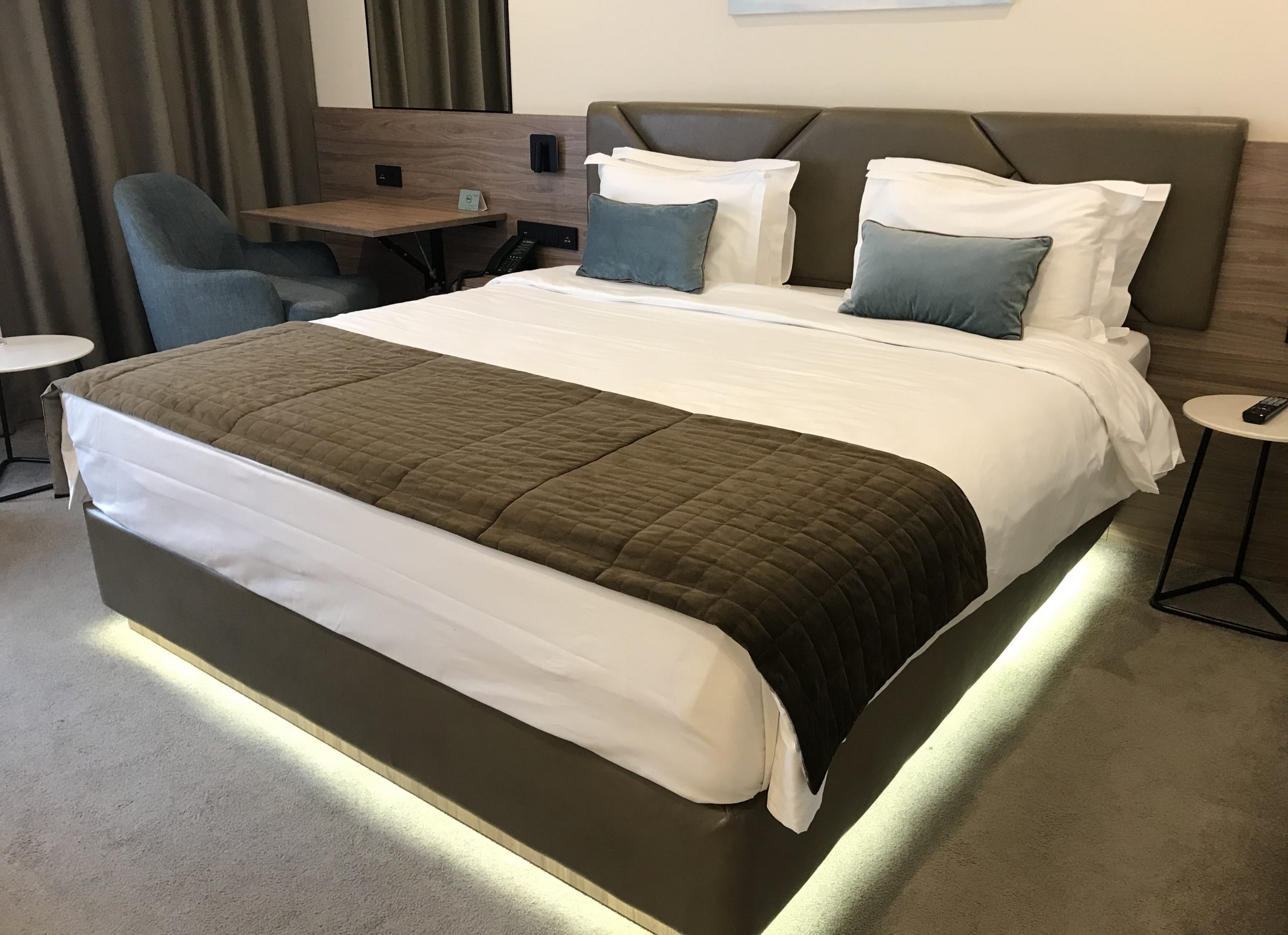 How to Make Your Bed Hotel Style